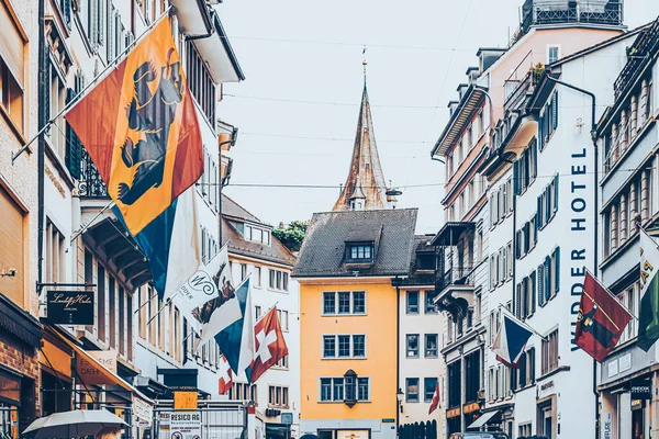 Cinematic view of historic Old Town, shops and luxury stores near main downtown Bahnhofstrasse street, Swiss architecture and travel destination in Zurich, Switzerland — Stock Fotó