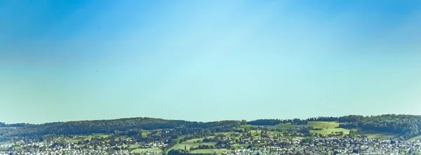 Swiss mountains landscape in Wollerau, canton of Schwyz in Switzerland, idyllic nature background and perfect travel destination, ideal as scenic art print — Stock Photo, Image