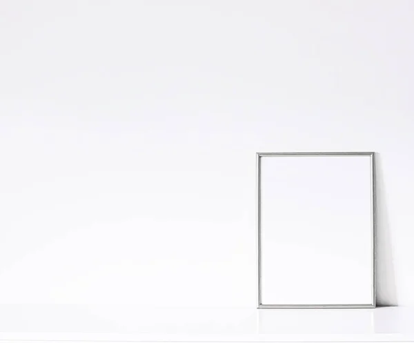 Silberrahmen auf weißen Möbeln, luxuriöses Wohndekor und Design für Attrappen, Posterdruck und druckbare Kunst, Online-Shop-Vitrine — Stockfoto