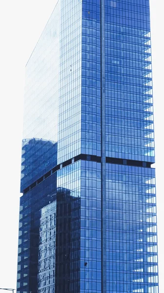 Edifício de escritórios corporativos no distrito financeiro, arranha-céus modernos no centro da cidade, negócios imobiliários comerciais e arquitetura contemporânea — Fotografia de Stock