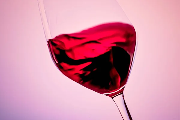 Vino rosso premium in cristallo, bevanda alcolica e aperitivo di lusso, enologia e viticoltura — Foto Stock