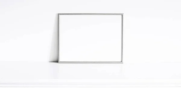 Silverram på vita möbler, lyxig inredning och design för mockup, affischtryck och tryckbar konst, webbshop showcase — Stockfoto