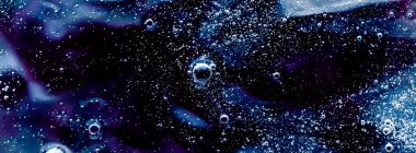 Soyut sıvı pankart arka plan, boya sıçraması, girdap deseni ve su damlaları, güzellik jeli ve kozmetik doku, modern sihir sanatı ve lüks düz dizayn olarak bilim