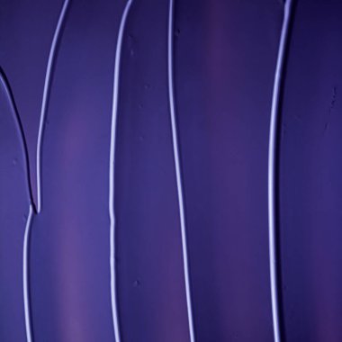 Lüks güzellik markası, bayram afişi tasarımı, soyut duvar sanatı veya sanatsal fırça darbesi için mor krem dokusu, kozmetik ürün ve makyaj arka planı