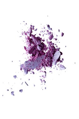 Toz kozmetik ürünleri, mineral organik göz farı, kızartıcı ya da ezilmiş kozmetik ürünler beyaz arka plan, makyaj ve güzellik afişi, düz tabela tasarımı