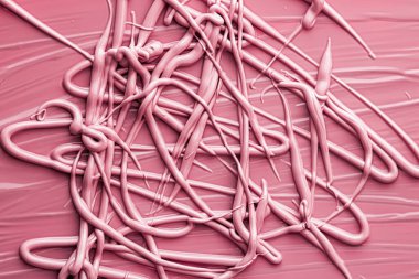 Lüks marka, tatil arkaplanı veya soyut duvar sanatı ve boya vuruşları için kozmetik arka plan, makyaj ve güzellik ürünleri olarak pembe ruj veya dudak parlatıcısı