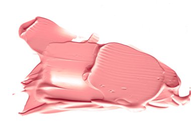 Mercan güzelliği kozmetik dokusu beyaz arka planda izole, lekeli makyaj emülsiyon kremi lekesi veya temel lekesi, ezilmiş kozmetik ürünler ve boya vuruşları