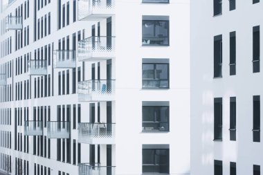 Yeni inşa edilen apartmanlar, mimari ve konut alanları