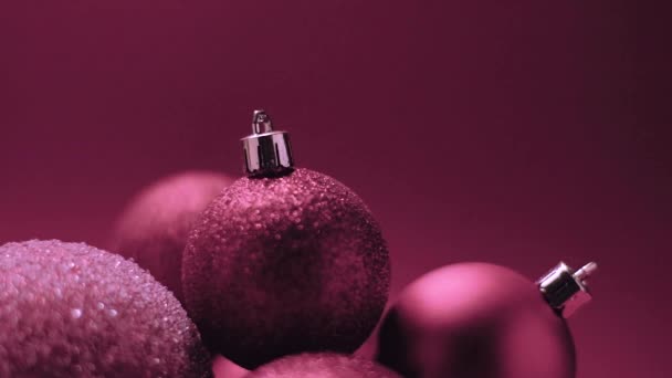 Fondo de vacaciones de Navidad rosa, adornos como decoración festiva de invierno — Vídeos de Stock