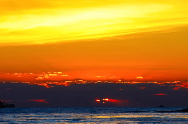 Puesta de sol brillante —  Fotos de Stock