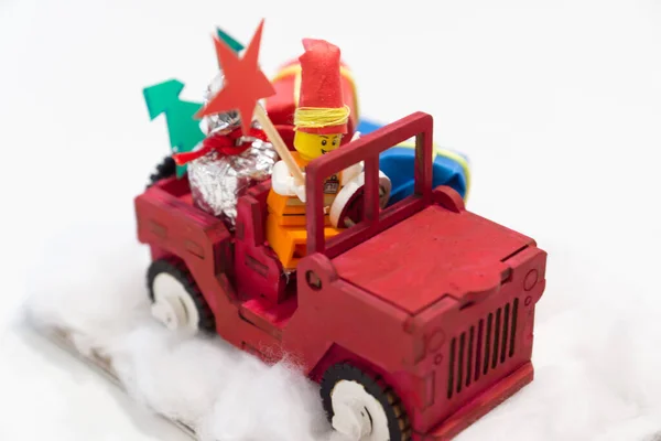 Pequeno Brinquedo Natal Caseiro Forma Carro Com Presentes — Fotografia de Stock