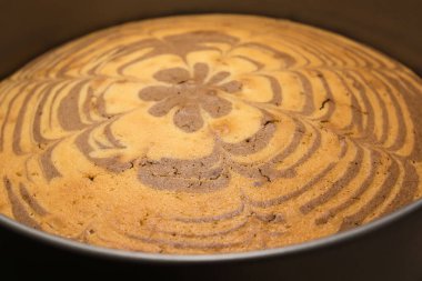 Lezzetli, taze pişmiş turta.