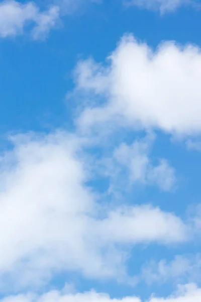 Cielo Azul Con Nubes Luz Blanca Voladoras — Foto de Stock