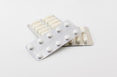 Beyaz tabletler ve hap