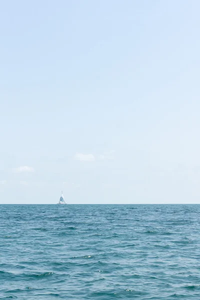 Sea and boat — Stock Photo, Image