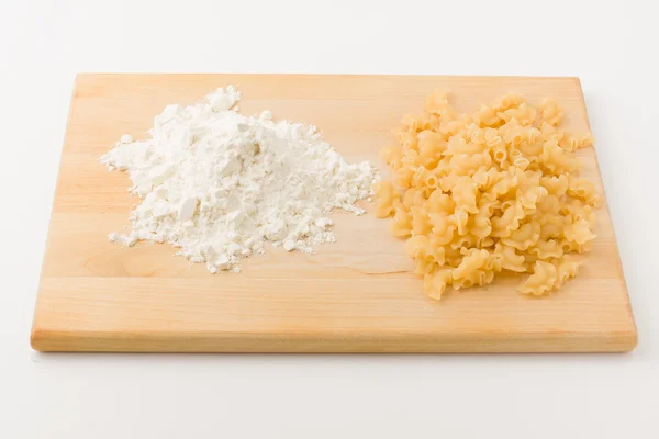 Pasta and flour — Stock Photo, Image