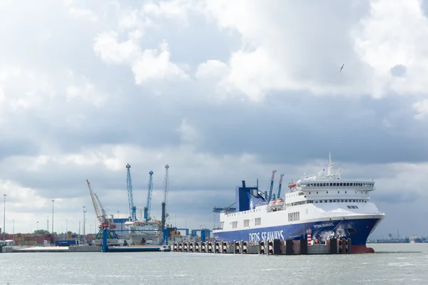 El puerto de carga en Klaipeda — Foto de Stock