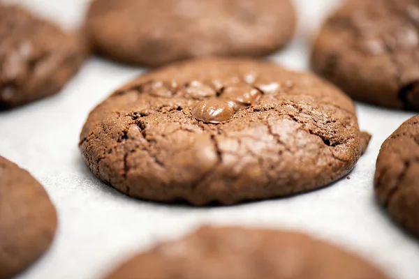 Galletas Clásicas Chispas Chocolate Recién Horneadas Fondo Alimentos — Foto de Stock