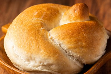 Lezzetli taze pişmiş ekmek rulosu.