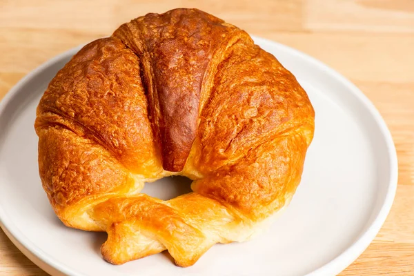 Detailed Closeup Photo Fresh Baked Plain Buttery Flaky Croissant — Stock Photo, Image