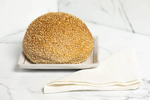 Freshly Baked Wholemeal Bread Roll Sesame Seeds — Stock Photo, Image