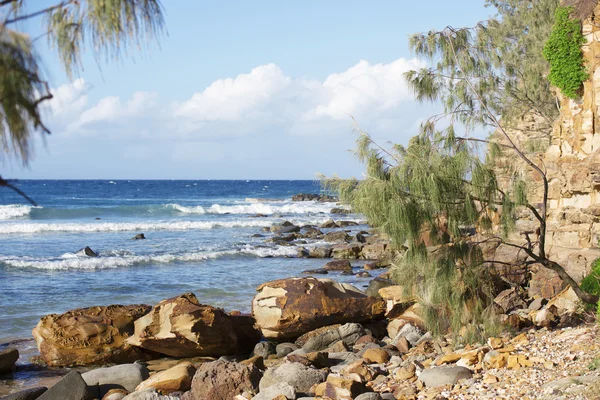 Rock face en la playa . — Foto de Stock