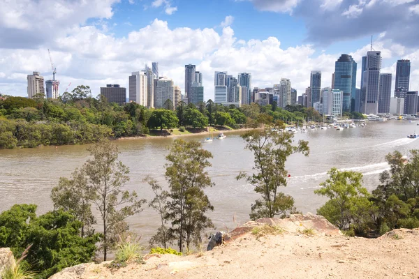 Brisbane, Australia - 26th September, 2014: View from Kangaroo point in Brisbane where tourists visit to see the city and families bbq.  — Φωτογραφία Αρχείου