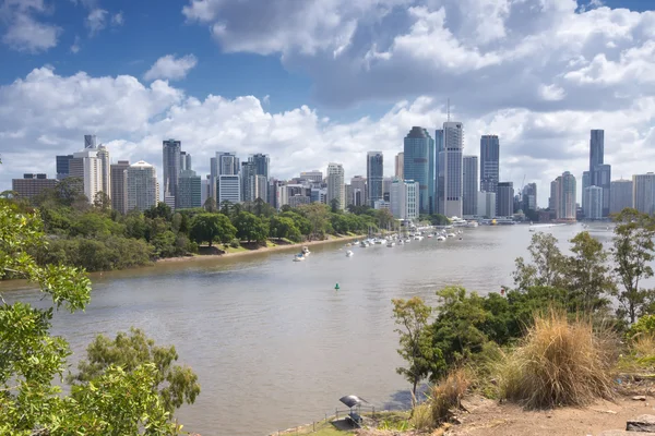 Brisbane, Austrália - 26 de setembro de 2014: Vista do ponto canguru com vista para Brisbane City e rio durante o dia . — Fotografia de Stock