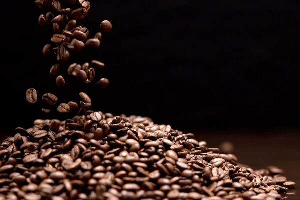 Yüksek karşıtlık kahve çekirdekleri.