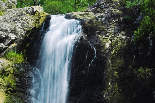 Bela cachoeira — Fotografia de Stock