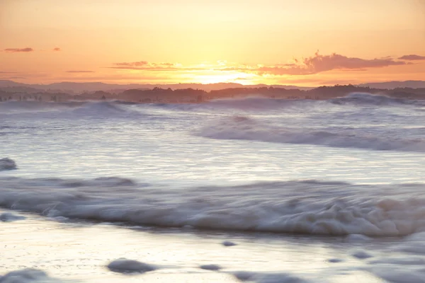 Widok na ocean z Snapper Rocks w godzinach popołudniowych. — Zdjęcie stockowe