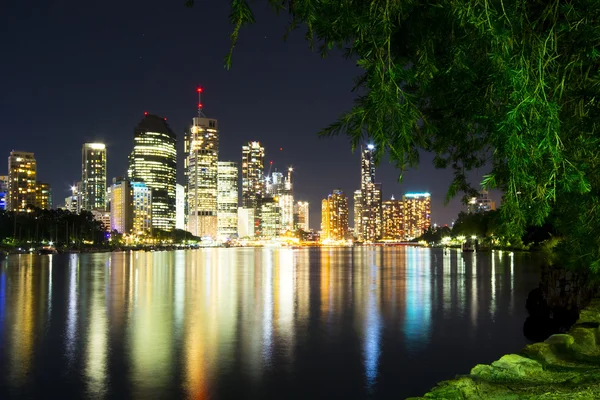BRISBANE, AUSTRALIA - 27 MAGGIO 2015: Il 27 maggio 2015 il centro di Brisbane City e la vista sul fiume da Kangaroo Point . — Foto Stock