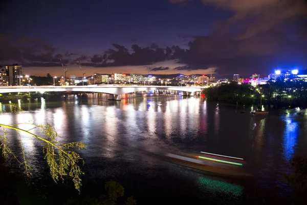 Brisbane, Austrálie - 27 května 2015: vnitřní město Brisbane City a řeka pohled z klokaní bodu na 27 května 2015. — Stock fotografie
