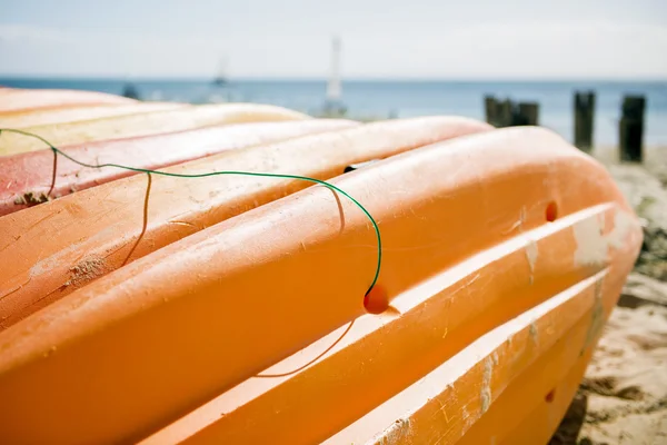 Kayaks on the beach — Stock Photo, Image