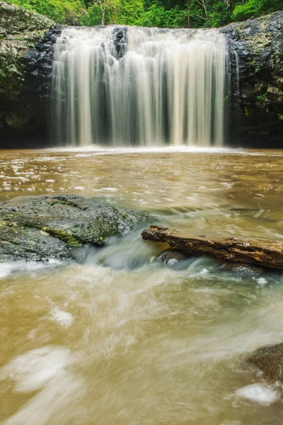 Labbro labbro cascate in Beechmont — Foto Stock