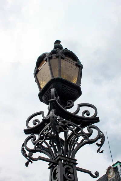 Black street lampa på dagen — Stockfoto