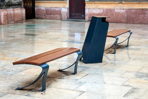 The new park bench — Stock Photo, Image