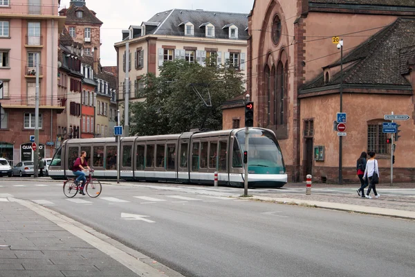 Straßenbahn durch Straßburg — Stockfoto