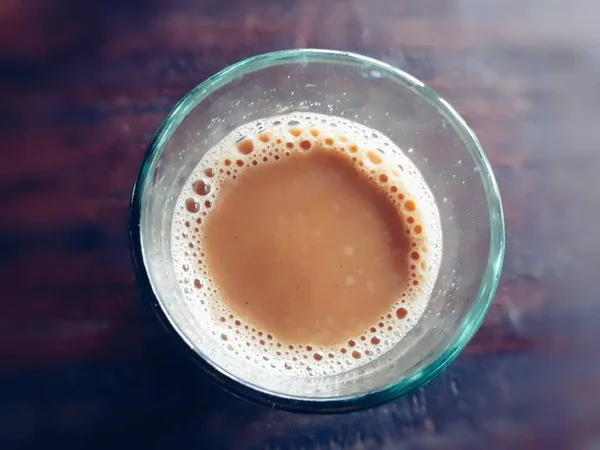 Ein Kleines Glas Tee Auf Dem Tisch Leckerer Indischer Tee — Stockfoto