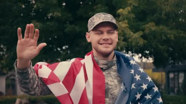 Cheerful Soldier American Flag Waving Hand Urban Street — Stock Video