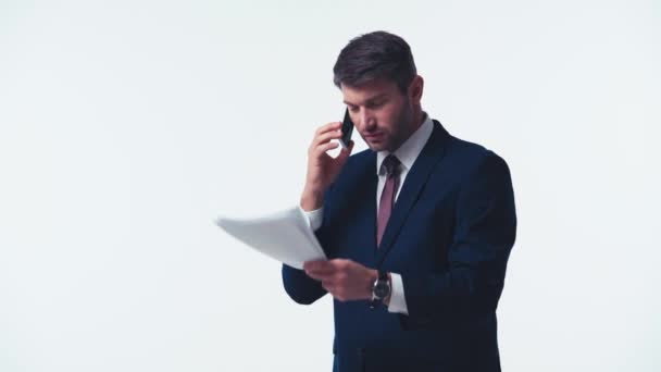 Empresário Descontente Falando Telefone Jogando Papéis Isolados Branco — Vídeo de Stock