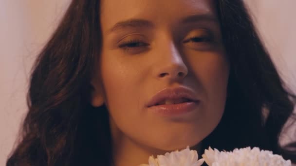 Slow Motion Young Woman White Flowers White — Stock Video