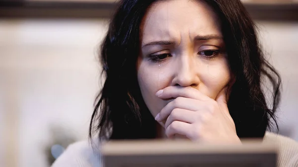 Upset Woman Crying Tears Face Covering Mouth Hand Home — Stock Photo, Image