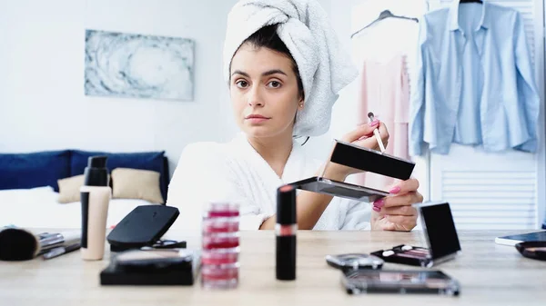 Young Woman Bathrobe Sitting Cosmetic Brush Eye Shadows Table Decorative — Stock Photo, Image