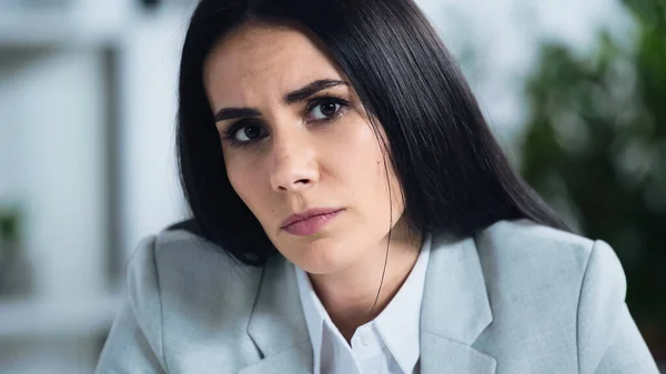 Displeased Businesswoman Looking Camera Office — Stock Photo, Image