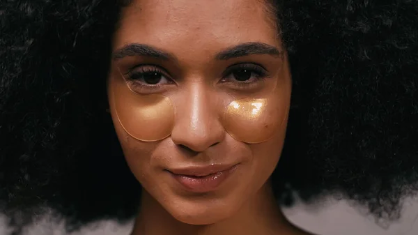 Close African American Woman Moisturizing Eye Patches Looking Camera — Stock Photo, Image