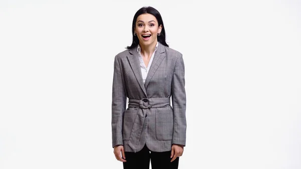 Emocionada mujer de negocios mirando a la cámara aislada en blanco - foto de stock