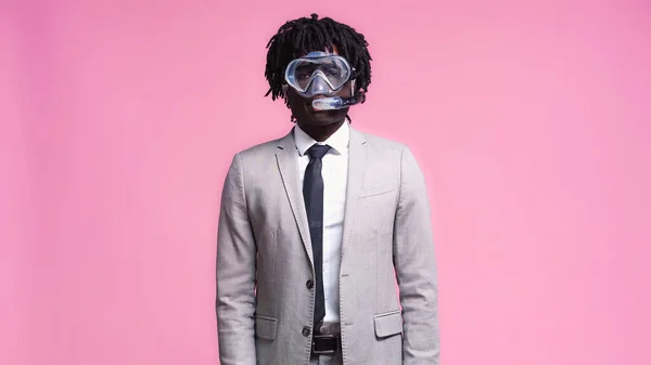 African american businessman in scuba mask isolated on pink — Stock Photo