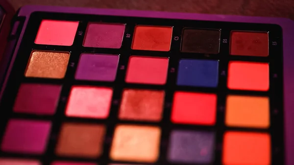Close up of set with different colors of eye shadow — Stock Photo