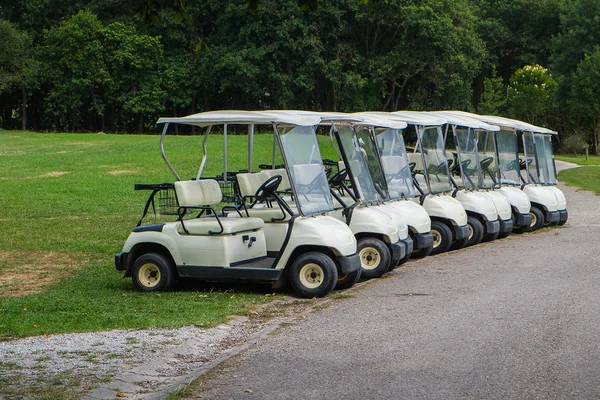 Wózki golfowe — Zdjęcie stockowe